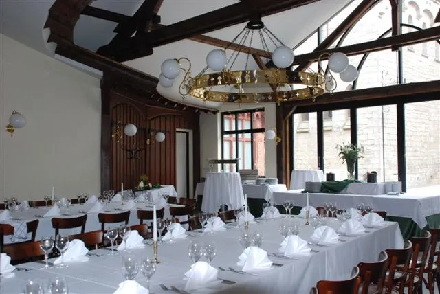 Leuchten und Garderoben f&uuml;r Schlo&szlig; Marienburg