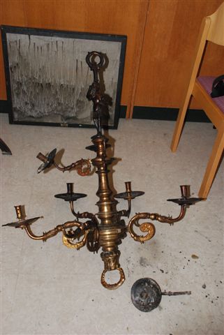 Restaurierung der Kronleuchter in Holle