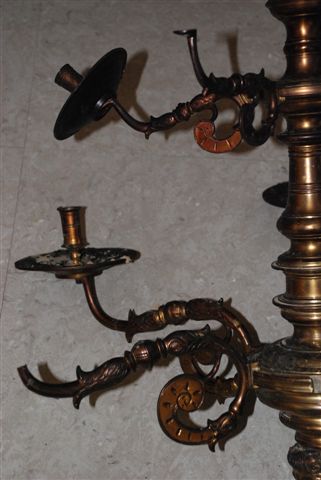 Restaurierung der Kronleuchter in Holle