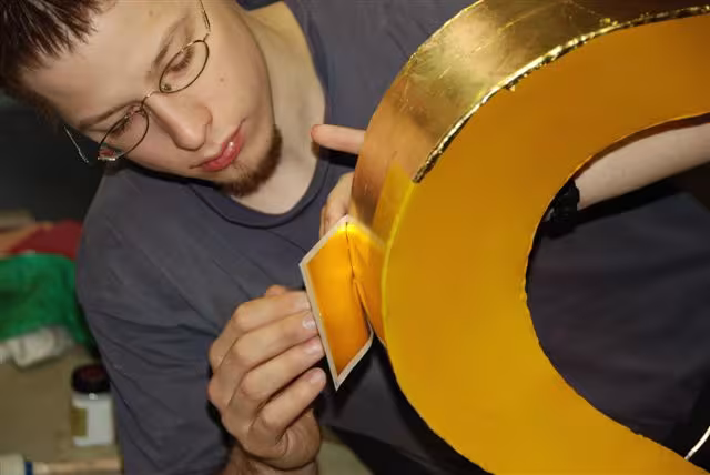 Dachkreuz Bischhofsstab - Beim Blattvergolden