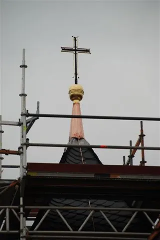 Restaurierung der Turmbekrönung in Heinum - Nach der Restauration. Blick von unten