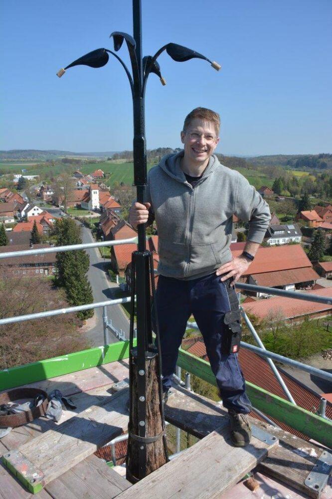 Restaurierung Wetterhahn der Kirche in Holle