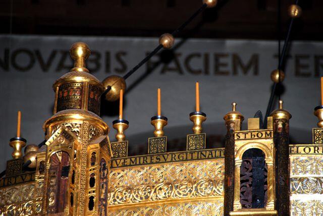 Heziloleuchter im Dom zu Hildesheim