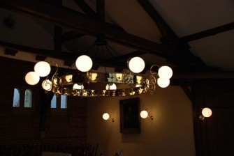Leuchten und Garderoben für Schloß Marienburg