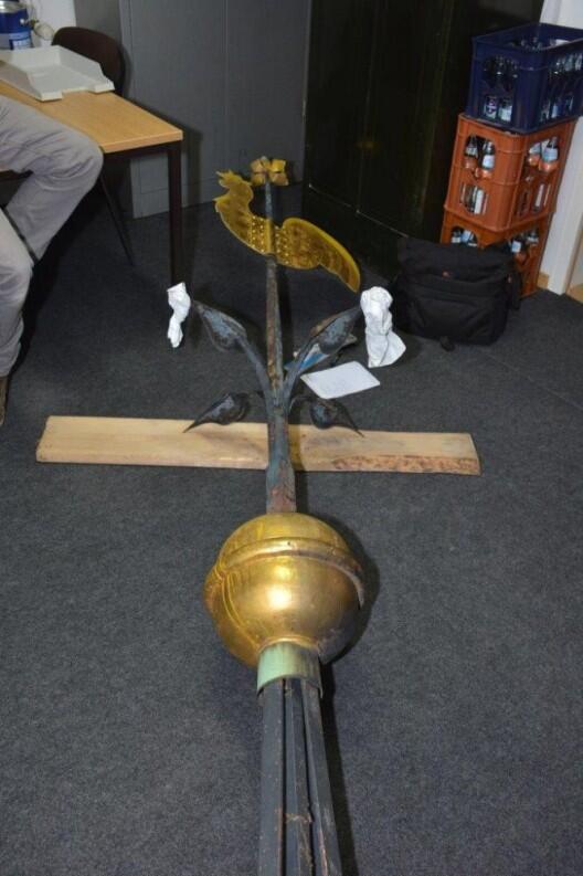 Restaurierung Wetterhahn der Kirche in Holle