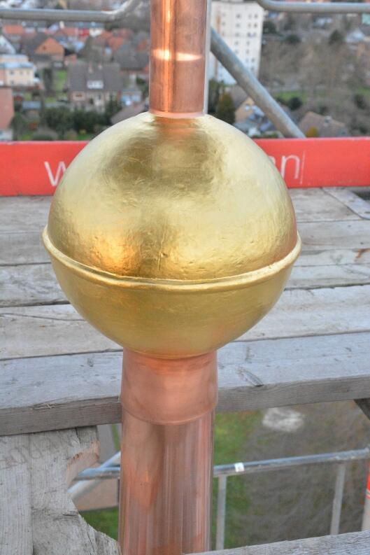 Restaurierung der Turmuhren und der Wetterfahne in Hildesheim Himmelsthür St. Pauluskirche