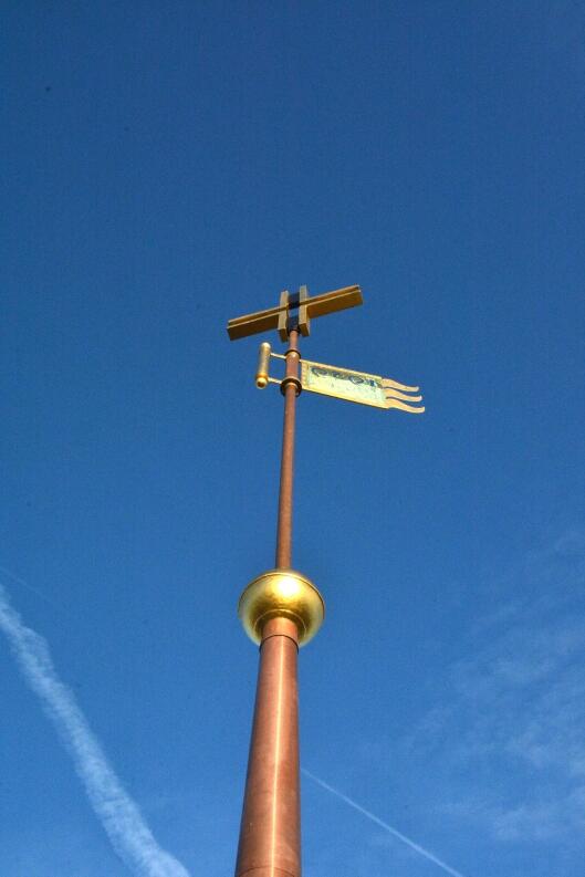 Restaurierung der Turmuhren und der Wetterfahne in Hildesheim Himmelsthür St. Pauluskirche