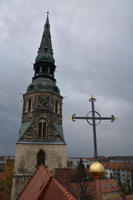 Fertig montiertes Firstkreuz