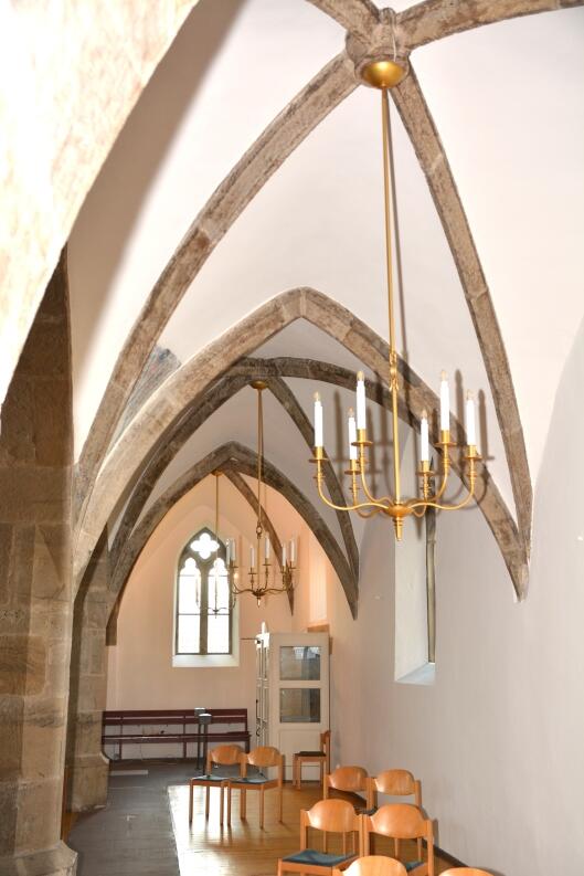 Restaurierung von Aluminiumkronleuchtern in der evangelisch lutherischen Kirche in Springe durch