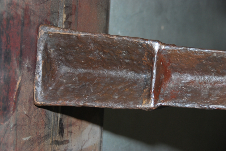 Die Schweißnaht nach der Retusche und der Farbangleichung